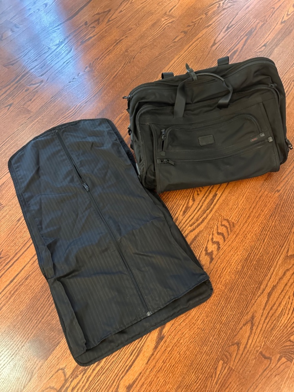 Tumi rolling carryon duffel bag - Picture 8 of 9